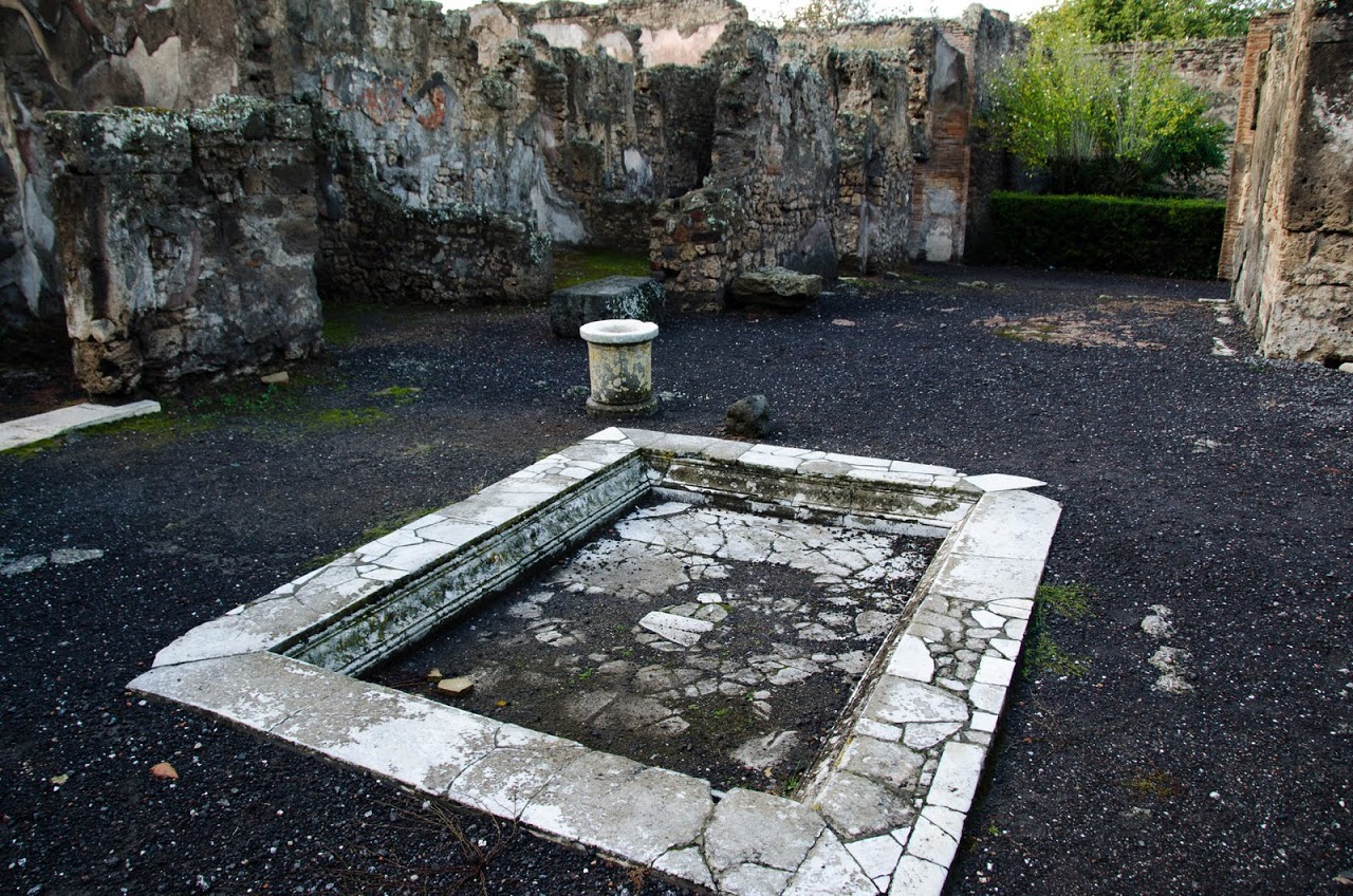 Pompeii fountain