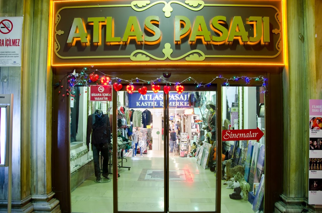 Atlas Pasaji Istlikal Street