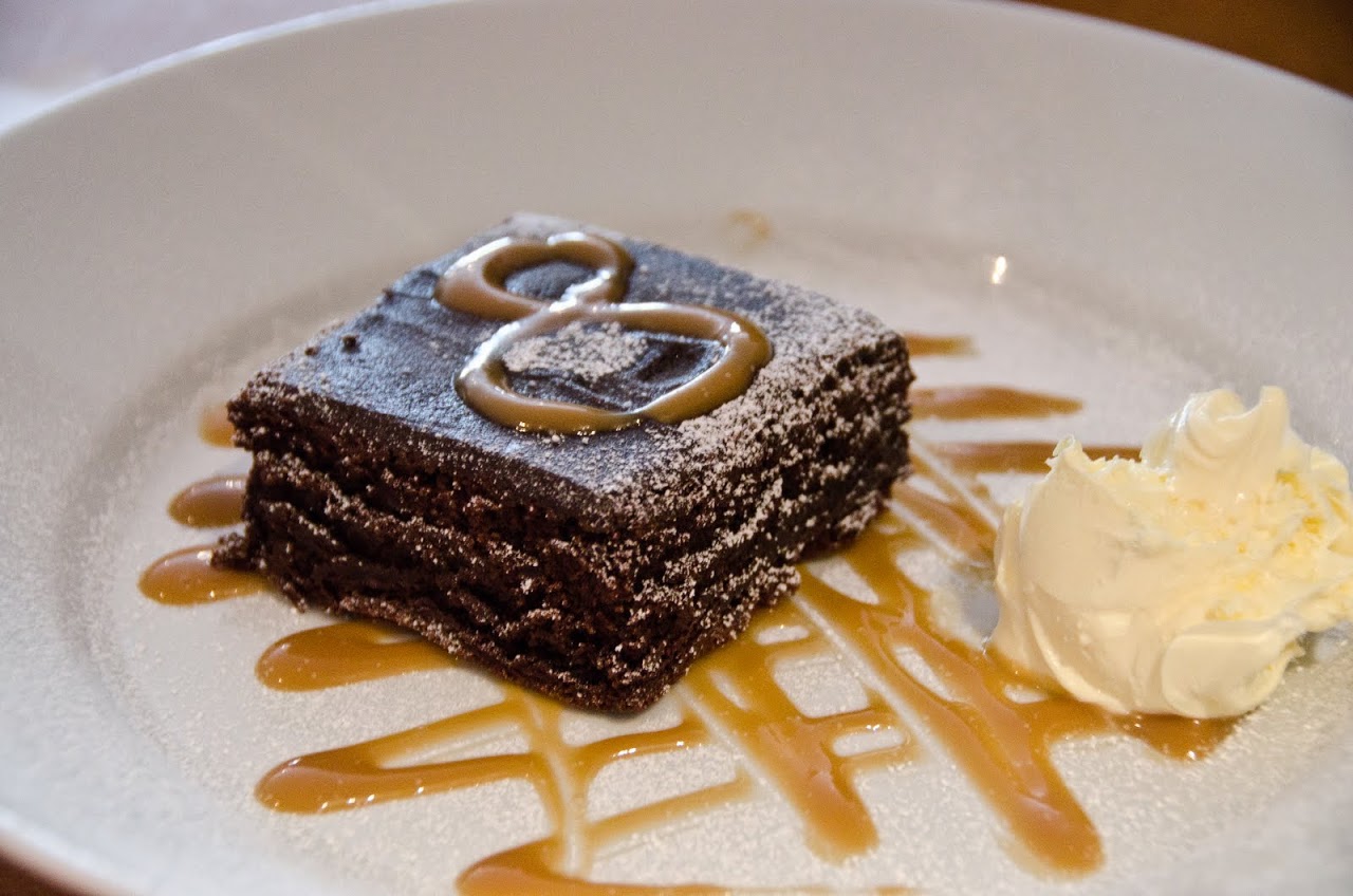 Brownie with clotted cream
